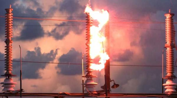 絕緣子人工氣候室可用于哪些試驗?(圖3) 絕緣子人工氣候室可用于哪些試驗?(圖3)