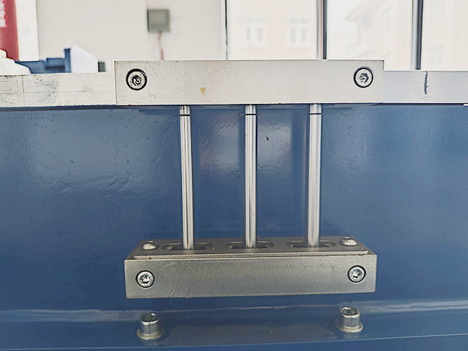 高頻率振動(dòng)試驗(yàn)系統(tǒng)的保養(yǎng)方法(圖3) 高頻率振動(dòng)試驗(yàn)系統(tǒng)的保養(yǎng)方法(圖3)